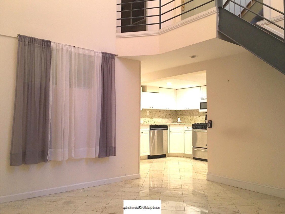 Foto principal - 492 Hudson St