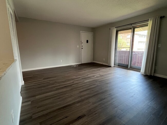Foto del edificio - 1190 Calley Dr