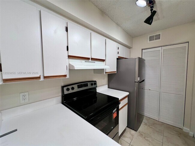 Foto del edificio - 640 S Park Rd