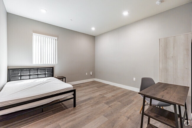 1236 W 37th Pl - Room 1 - Tripalink