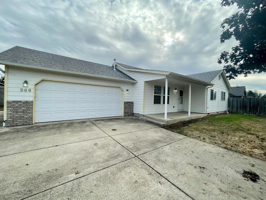 369 Morse Ave, Creswell, OR 97426 House Rental in Creswell, OR