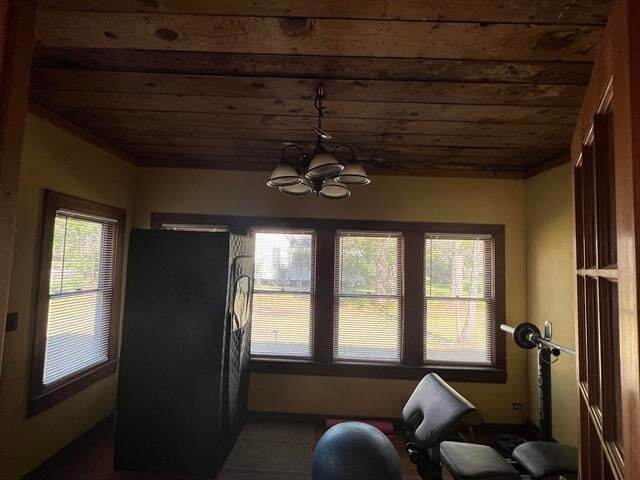 Foto del edificio - 305 W Main St