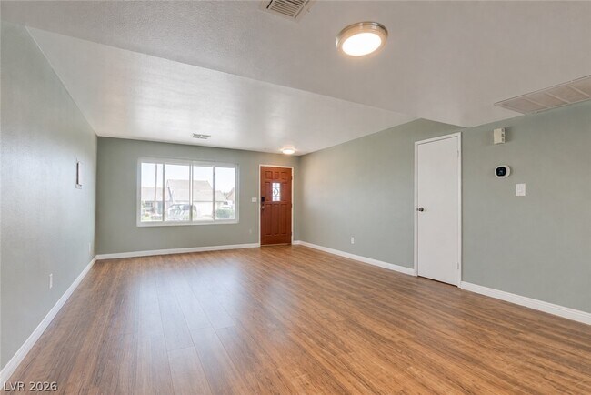 Building Photo - 130 Forest Ln