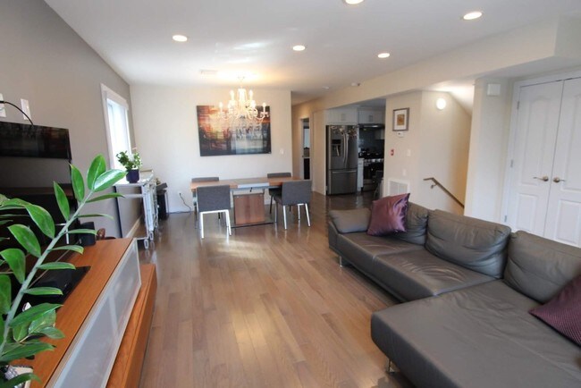 Foto del edificio - Brand New 2Bed/2Bath