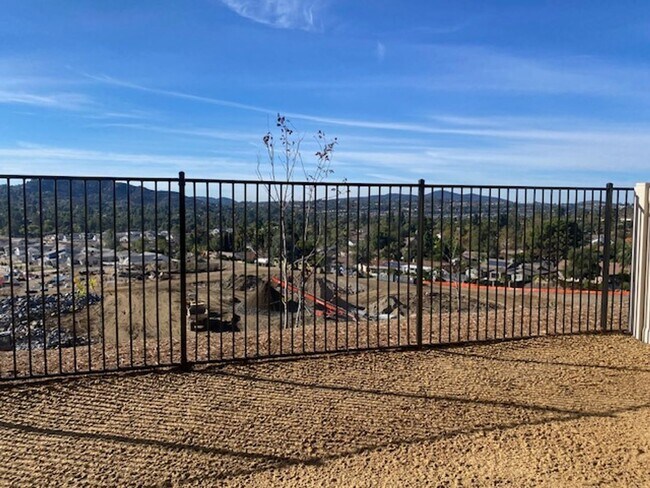 Foto del edificio - New Construction in the Farms with the bes...