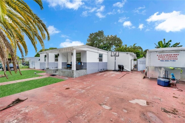 Building Photo - 7385 SW 19th Street Rd