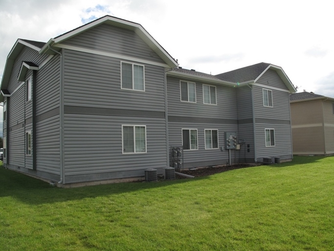 Building Photo - 2453 Eagle Dr