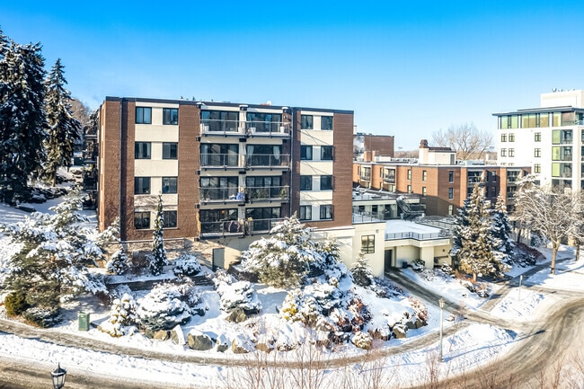 Building Photo - Groveland Terrace