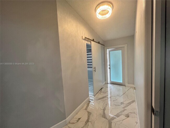 Foto del edificio - 5471 W 21st Ct