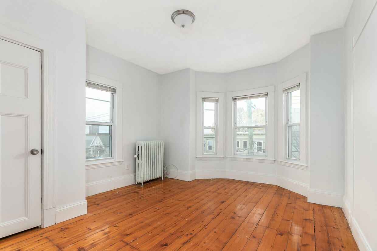 Primary Photo - 103 Summer St