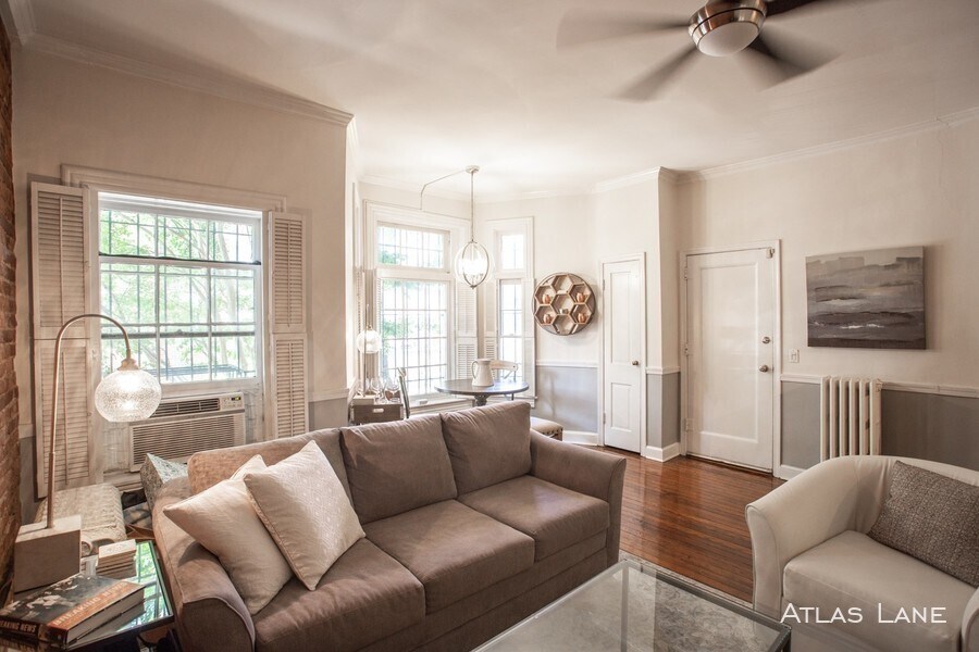Foto principal - 1823 Riggs Pl NW