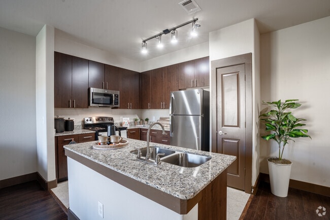 Building Photo - Ten Pines at Summerwood