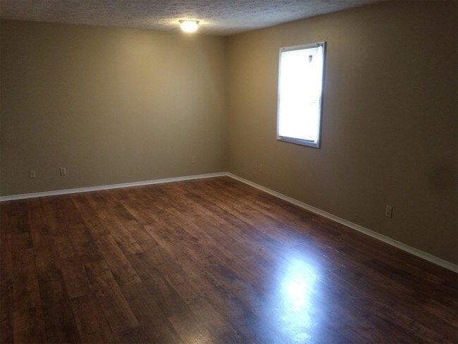 Building Photo - 1665 Foxhaven Dr