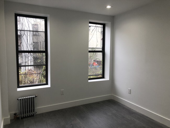 Foto del edificio - 370 Rutland Rd
