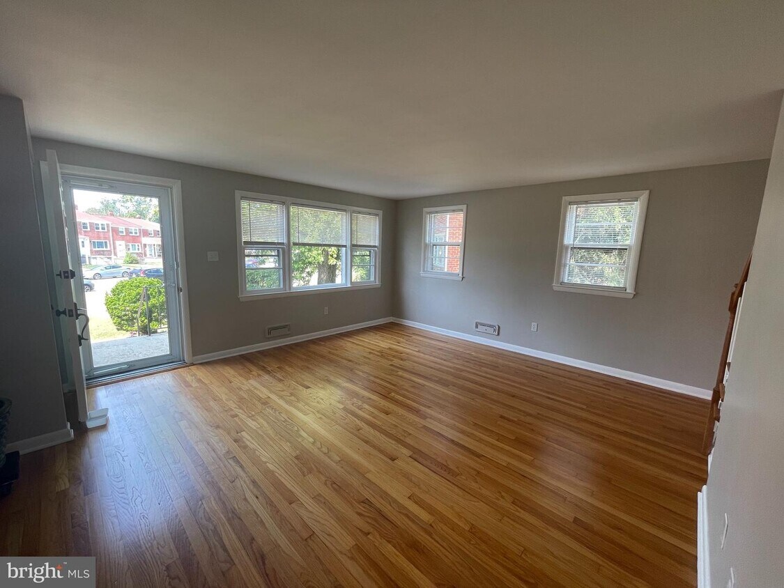 Foto principal - 1150 Linden Ave