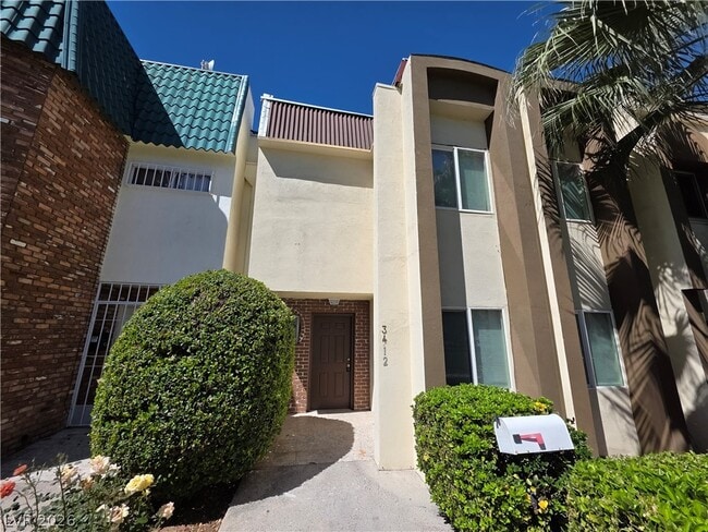 Building Photo - 3412 Townhouse Dr