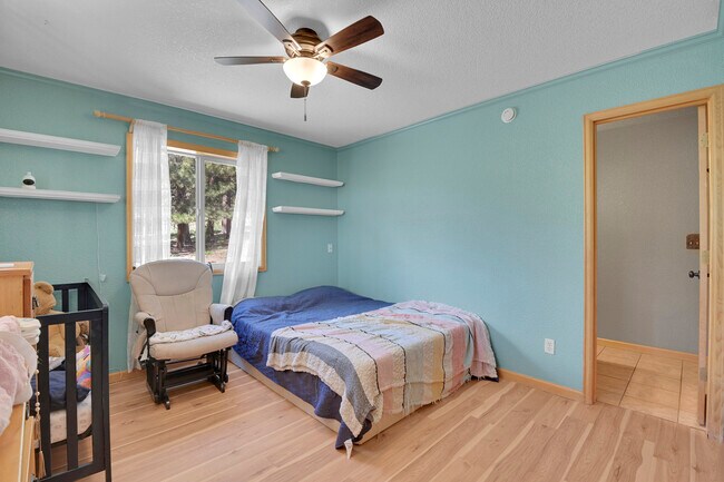 Foto del edificio - 127 N Pine Dr