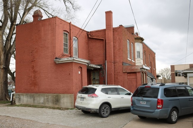 Building Photo - 1101 S 9th St