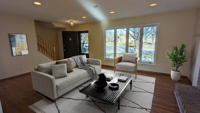 Building Photo - 10620 Johnson Cir