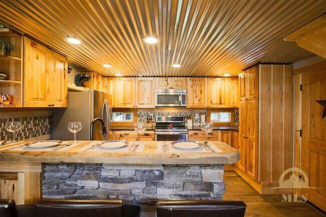 Building Photo - 25 Bridger Pines Rd