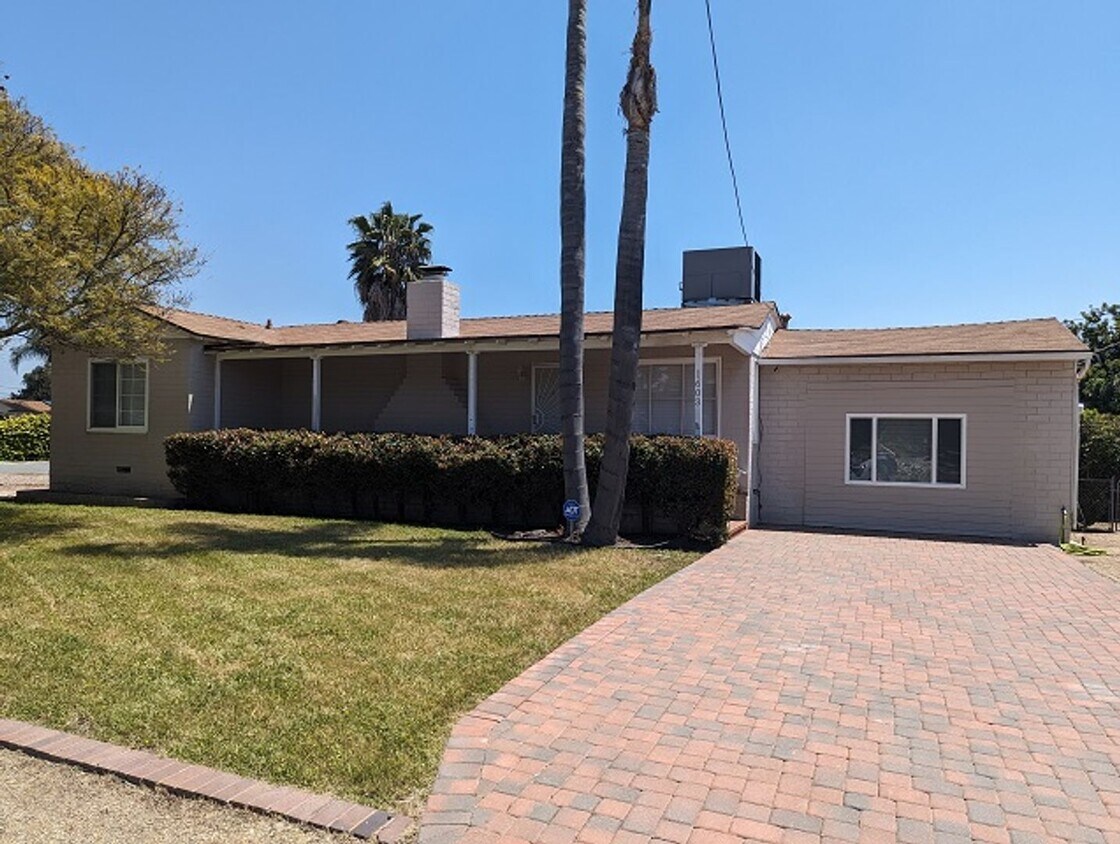 Primary Photo - 3 Bedroom- 2 Bathroom Single Story Home lo...