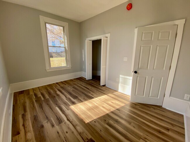 Foto del edificio - 317 Grove St