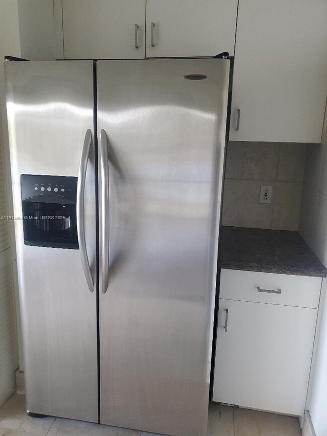 Building Photo - 16645 Hemingway Dr