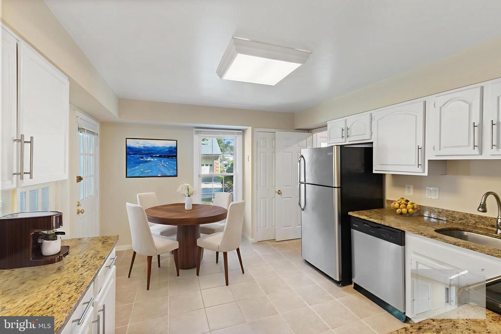 Foto principal - 208 Bristol Downs Dr