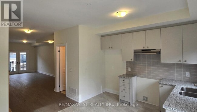 Building Photo - 35 Marret Ln