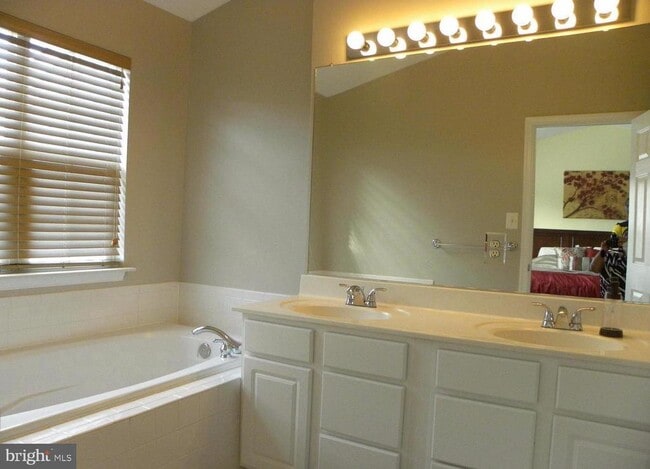 Building Photo - 47333 Blackwater Falls Terrace