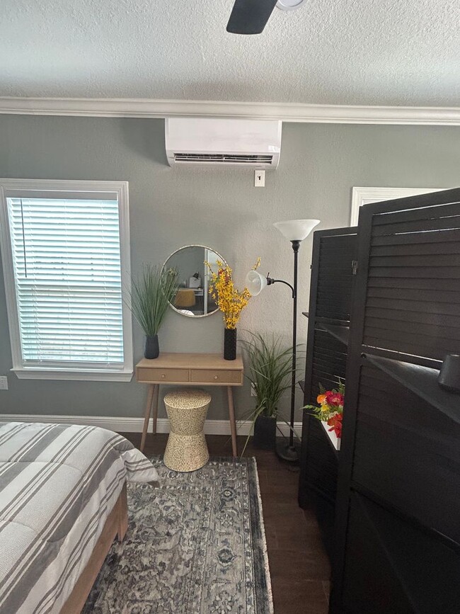 Photo - AVAILABLE NOW ! House