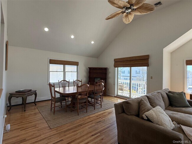 Foto del edificio - 227 W Pine St