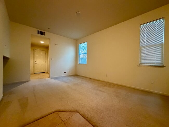 Building Photo - 2100 Beech Cir
