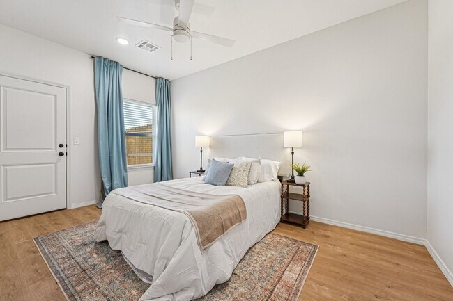 Interior Photo - Glenhaven