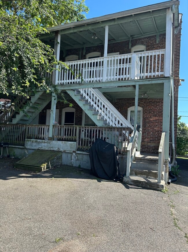 Building Photo - 1501 Boston Ave