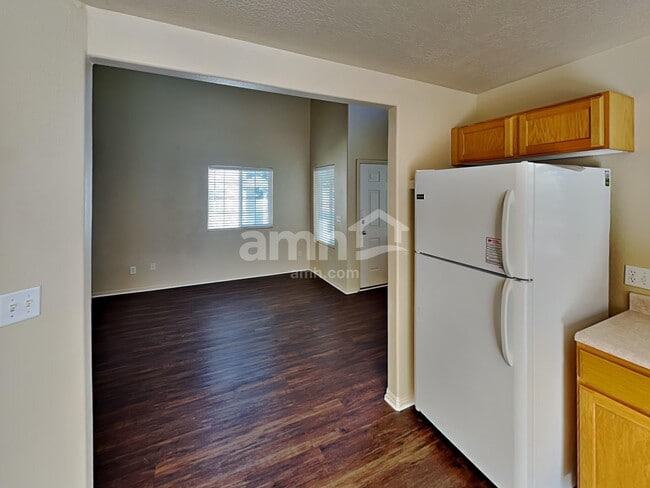 Building Photo - 645 Cattail Dr