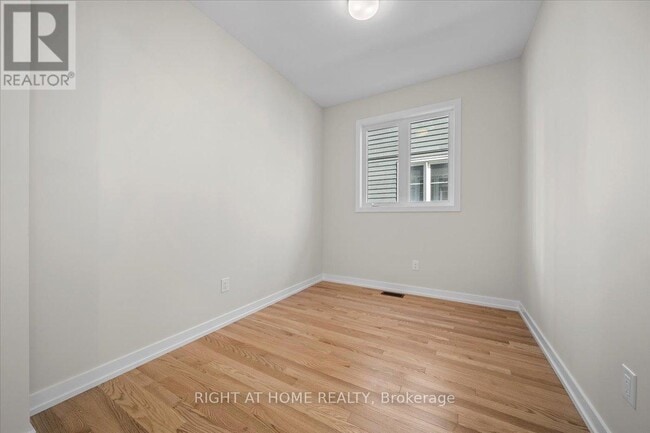 Building Photo - 91 Hackamore Cres