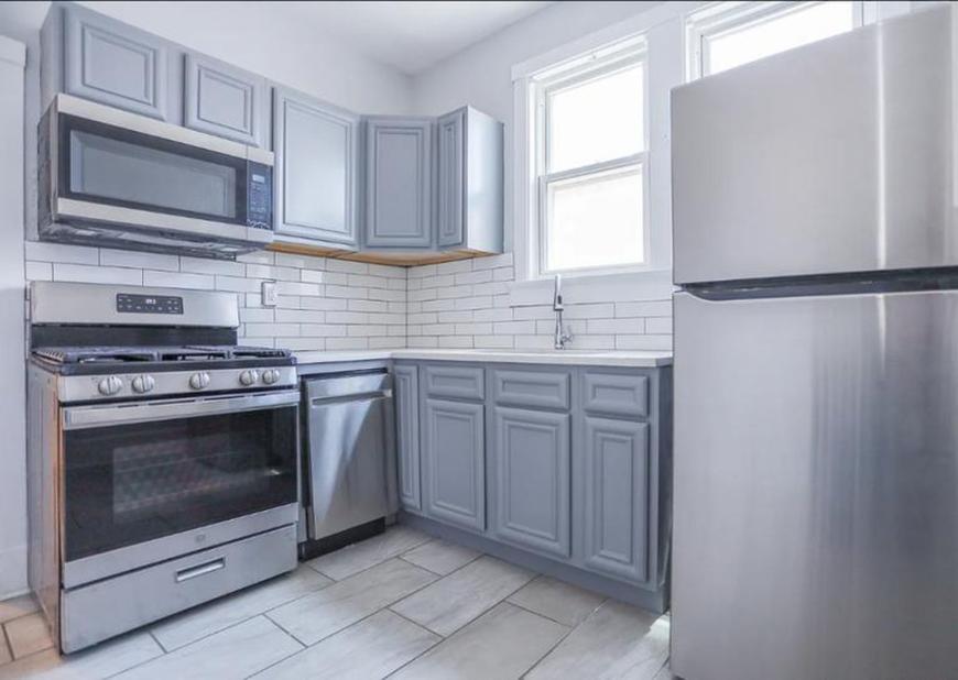 Foto principal - 1 bedroom in Chicago IL 60639