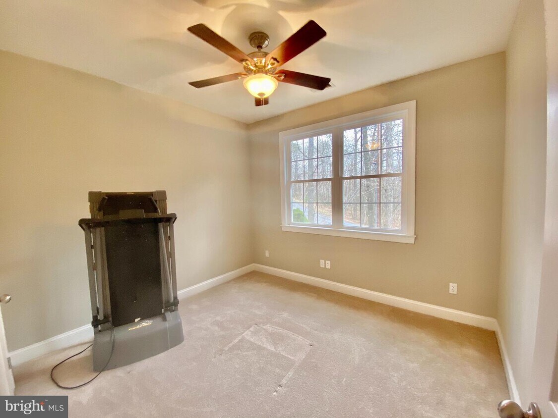 1508 Lakeview Dr, Cross Junction, VA 22625 House Rental in Cross Junction, VA