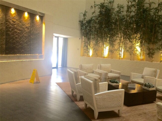 Foto del edificio - 201 Crandon Blvd