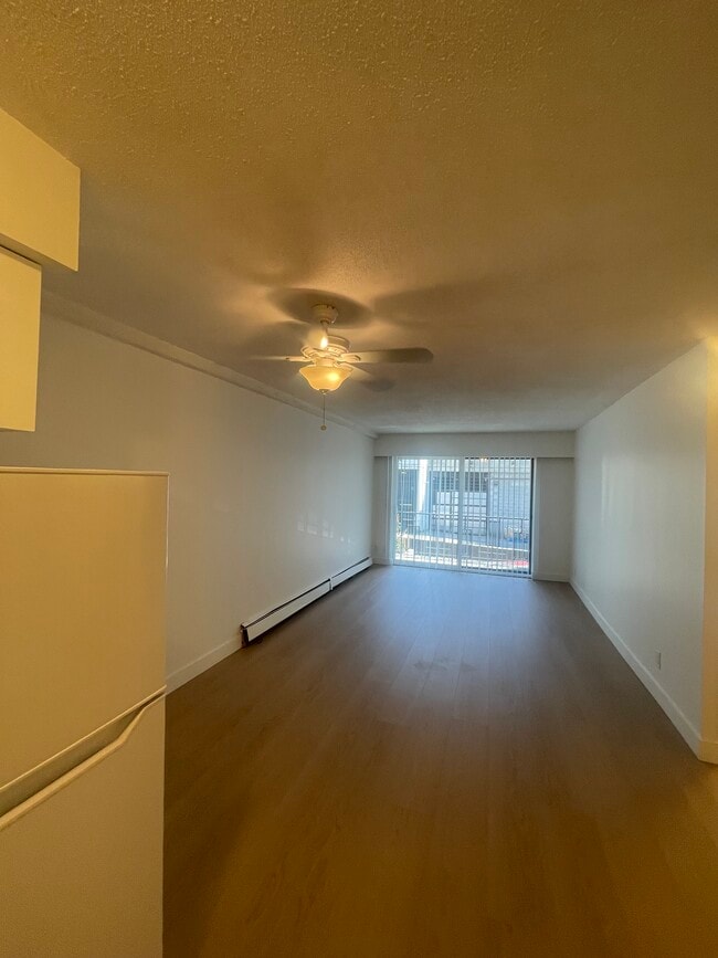 Building Photo - Parkview Terrace - 208