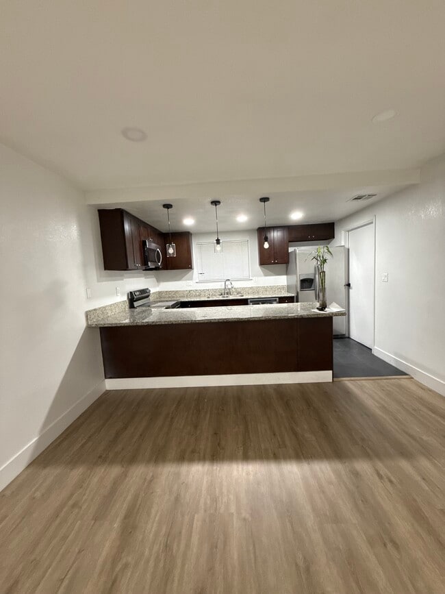 Building Photo - Sand Creek