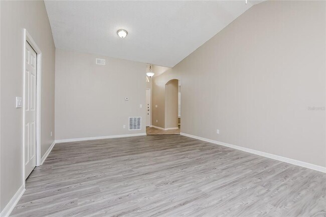 Building Photo - 17117 Woodcrest Way