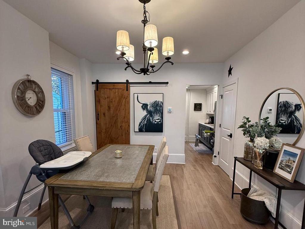 Foto principal - 810 E Elm St