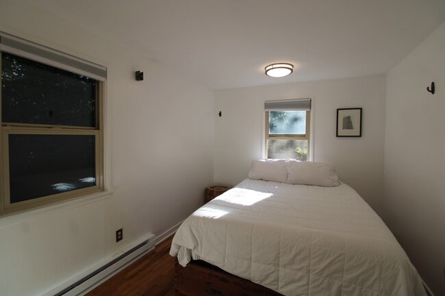 Bedroom - 9228 37th Ave SW