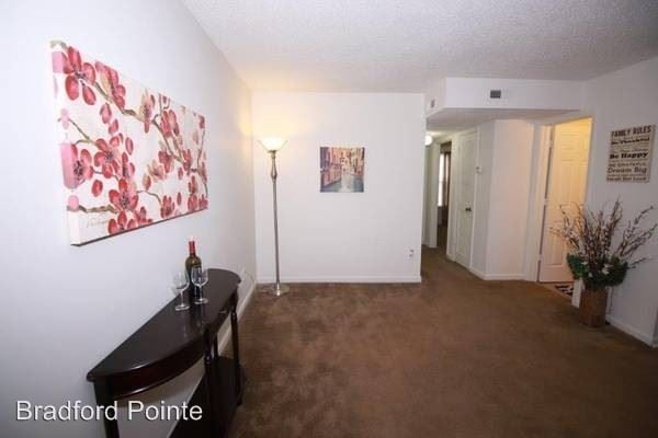 Building Photo - 1680 E Franklin St