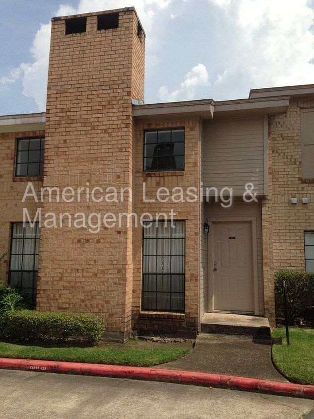 Primary Photo - 1620 Wellington Pl