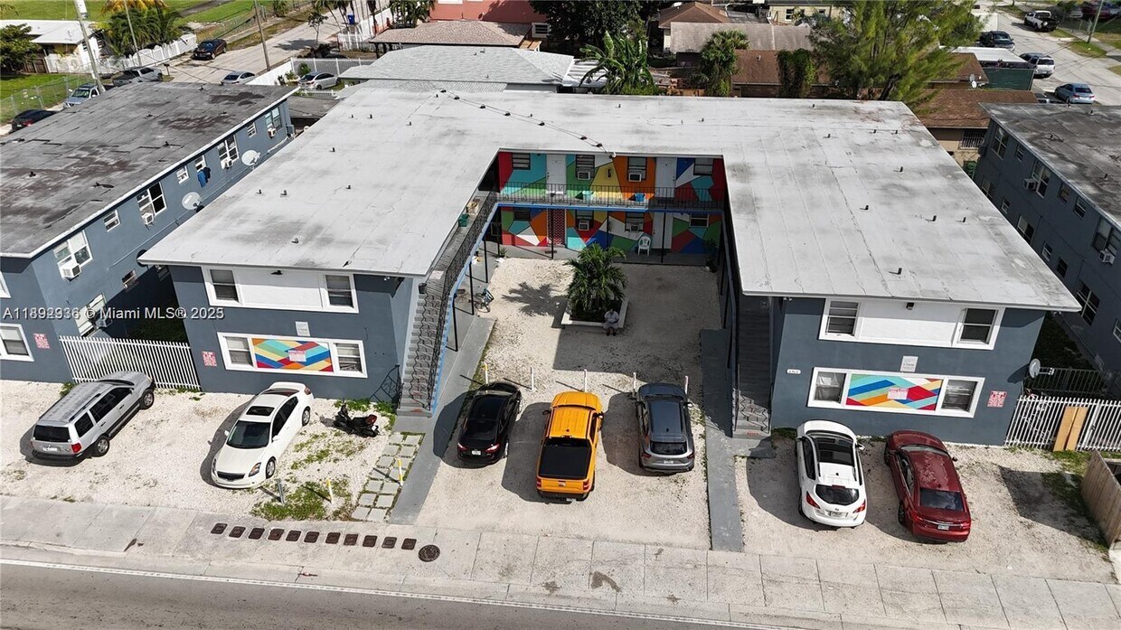 Foto principal - 6511 NW 12th Ave