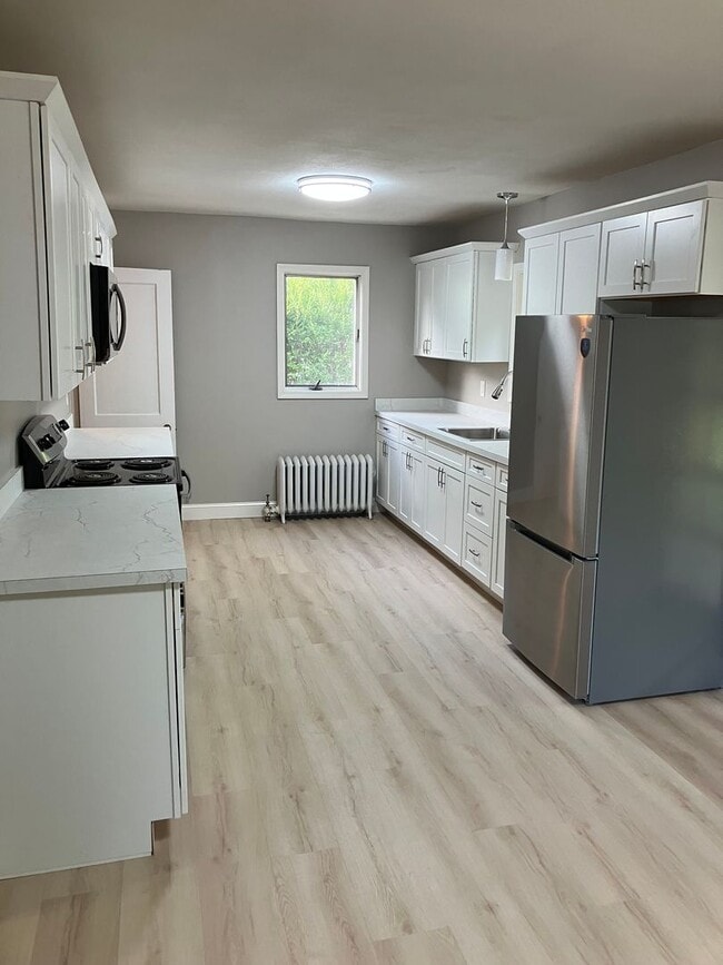 Building Photo - Charming, Classic 3 BR Brick Close to LeMoyne in Nice Neighborhood