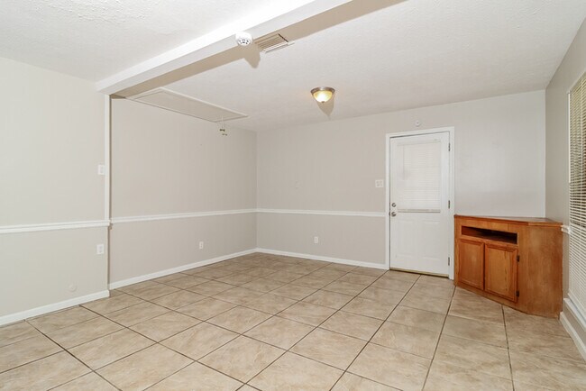 Foto del edificio - 3 Bedroom with Front Porch